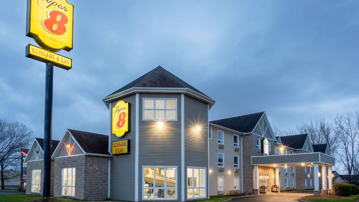 Mauricie Hotel | Super 8 by Wyndham Trois-Rivieres