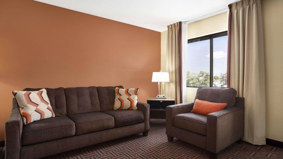 Carbondale Hotel | Super 8 by Wyndham Carbondale