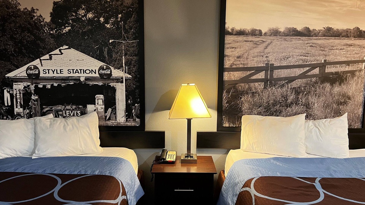 Center Hotel | Super 8 by Wyndham Center