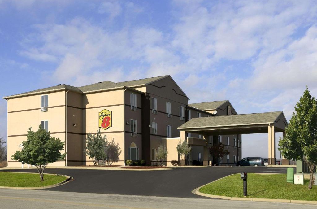 Corydon Hotel | Super 8 by Wyndham Corydon