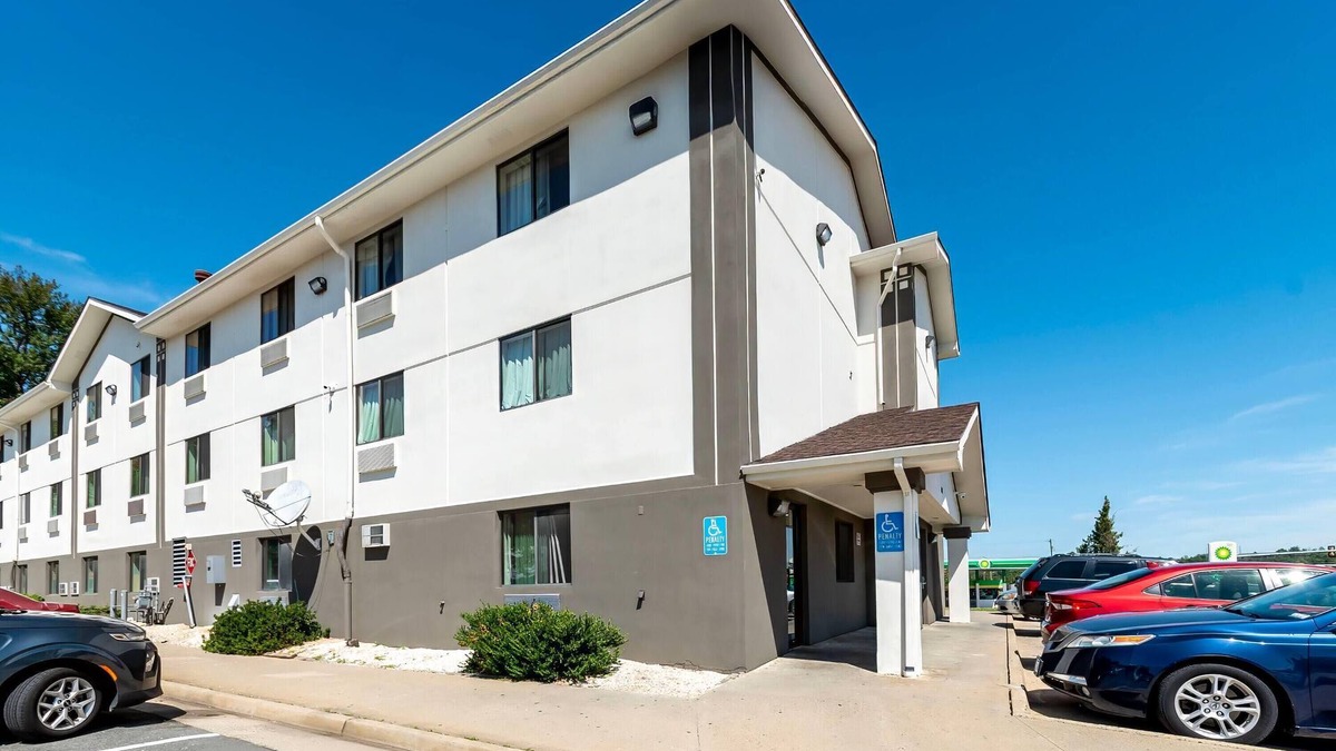 Dumfries Hotel | Super 8 by Wyndham Dumfries/Quantico