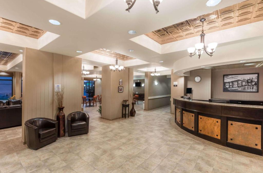 Edson Hotel | Super 8 by Wyndham Edson
