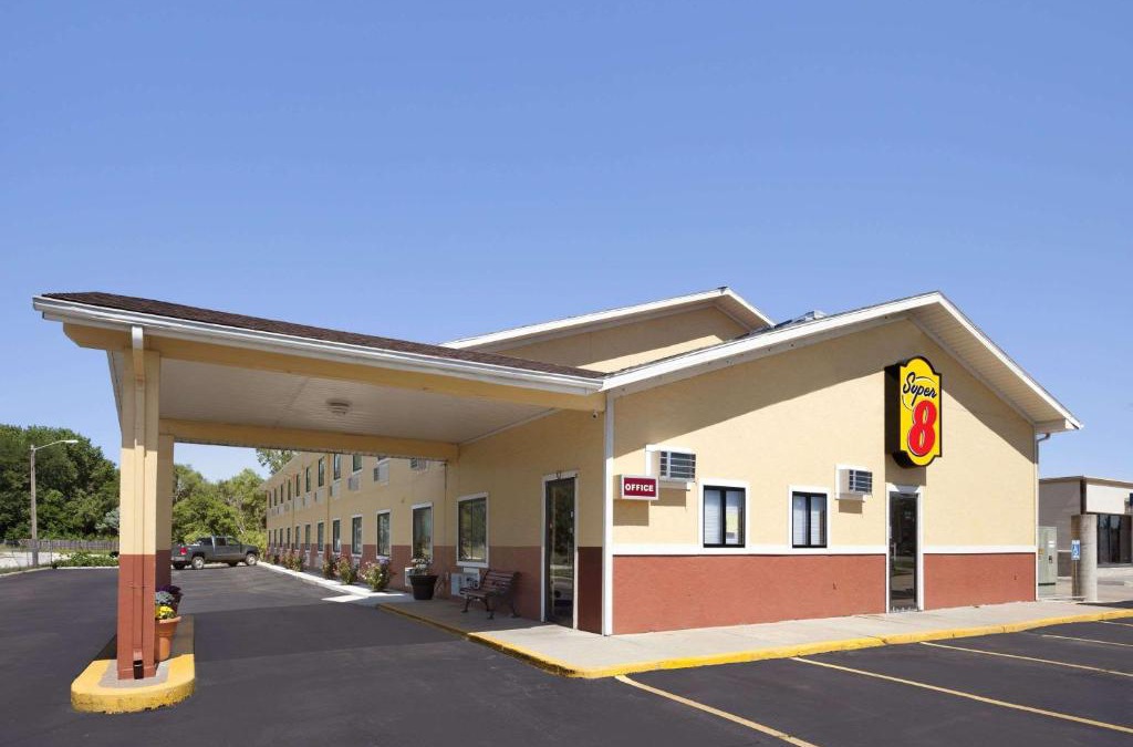 Fremont Hotel | Super 8 by Wyndham Fremont NE