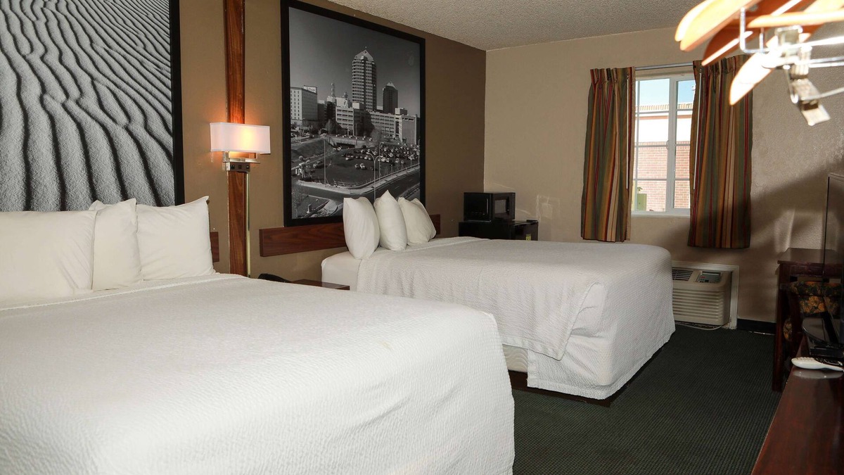 Allison Hotel | Super 8 by Wyndham Gallup