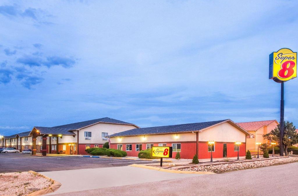 Grants Hotel | Super 8 by Wyndham Grants