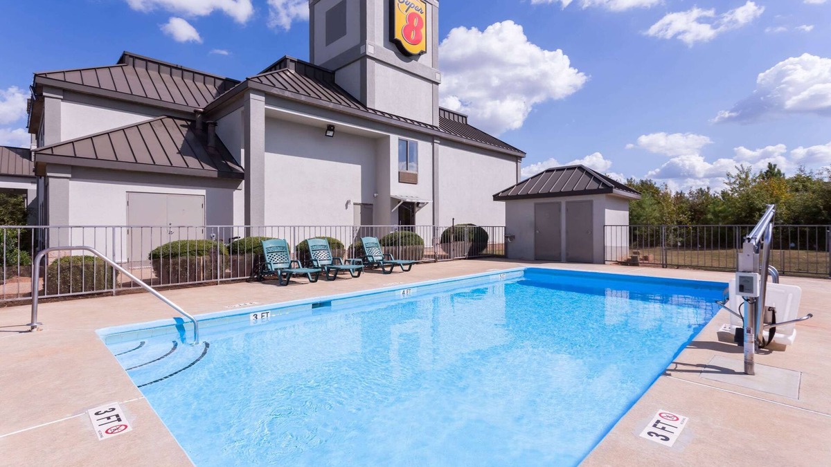 Greer Hotel | Super 8 by Wyndham Greer/Spartanburg Area