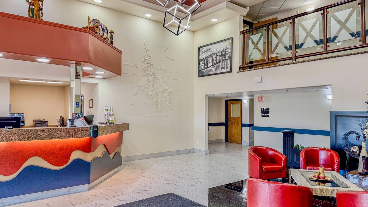 High River Hotel | Super 8 by Wyndham High River AB