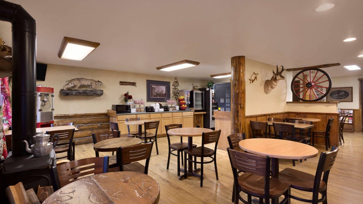 Jackson Hotel | Super 8 by Wyndham Jackson Hole