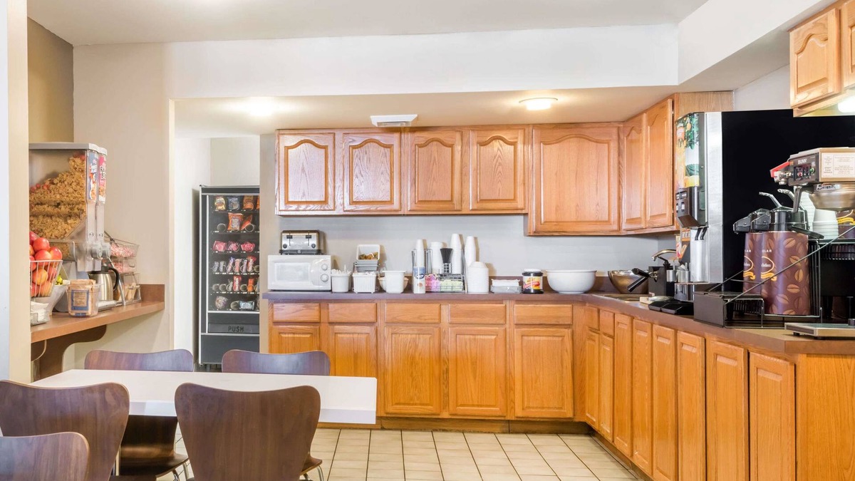 Jasper Hotel | Super 8 by Wyndham Jasper