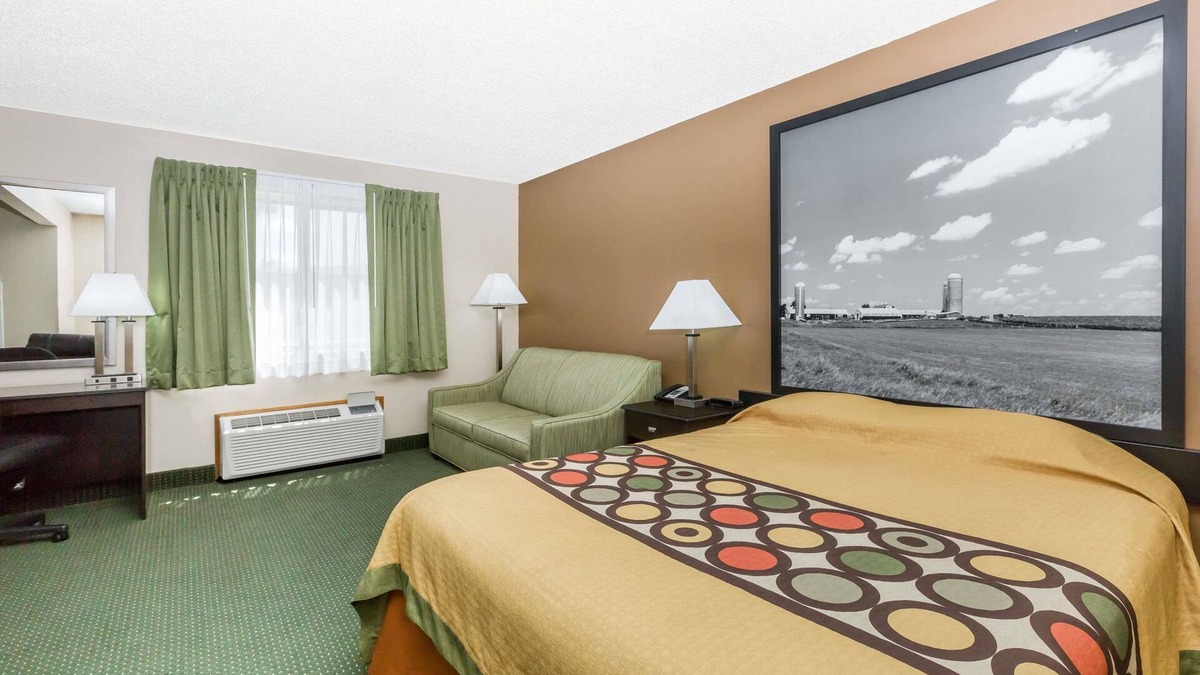 Jefferson Hotel | Super 8 by Wyndham Jefferson