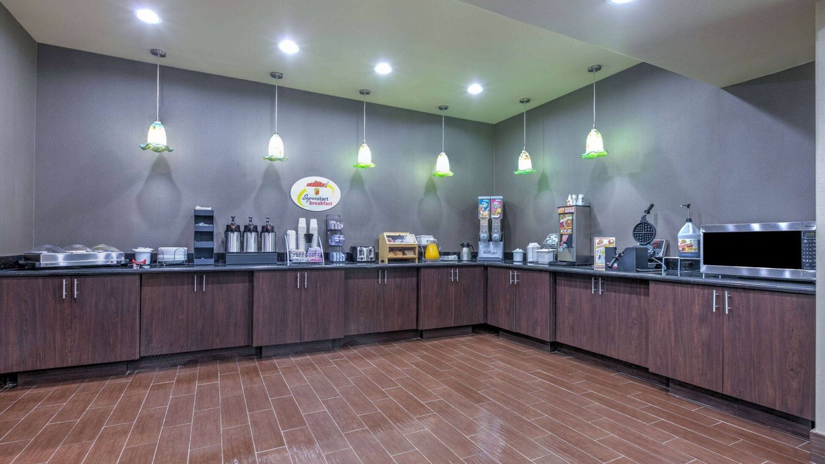 Karnes City Hotel | Super 8 by Wyndham Karnes City