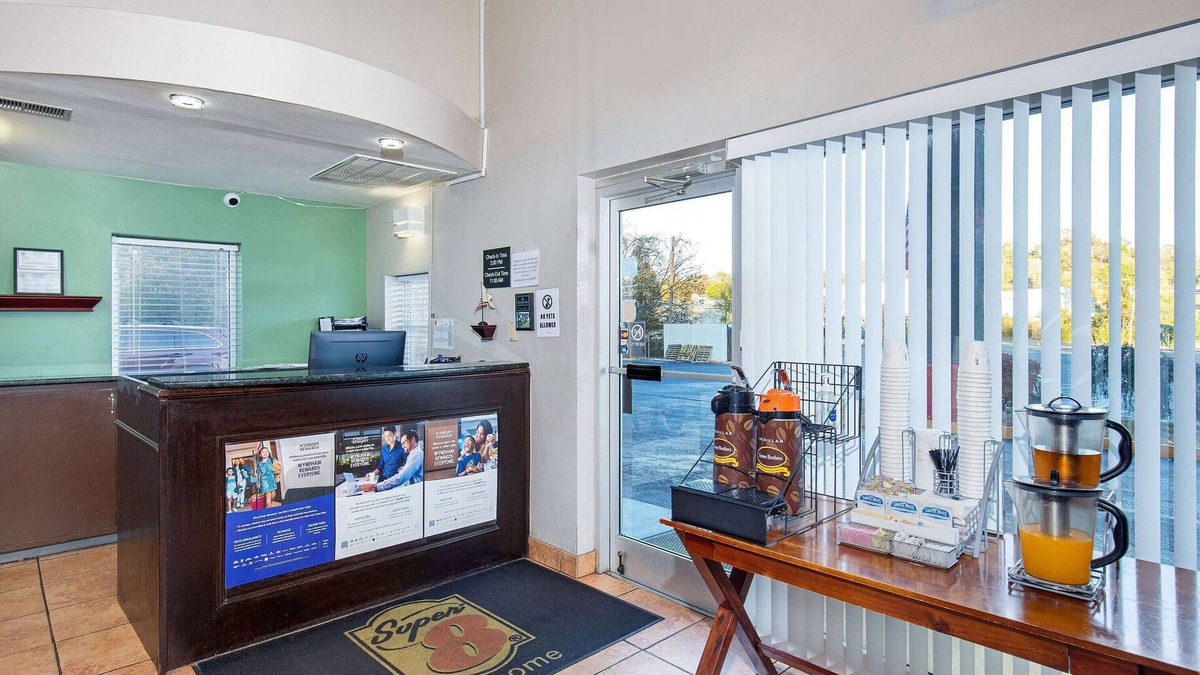 Lynn Garden Hotel | Super 8 by Wyndham Kingsport