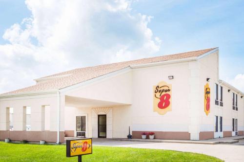 Lincoln Hotel | Super 8 by Wyndham Lincoln