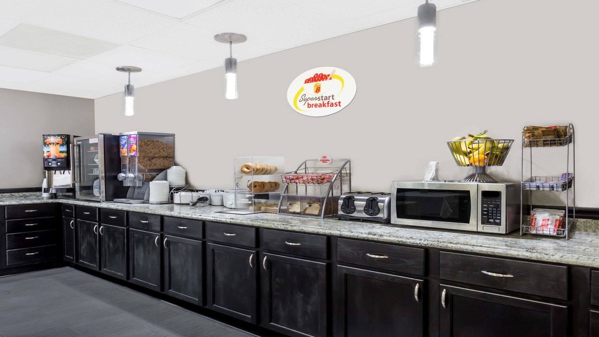 Logansport Hotel | Super 8 by Wyndham Logansport