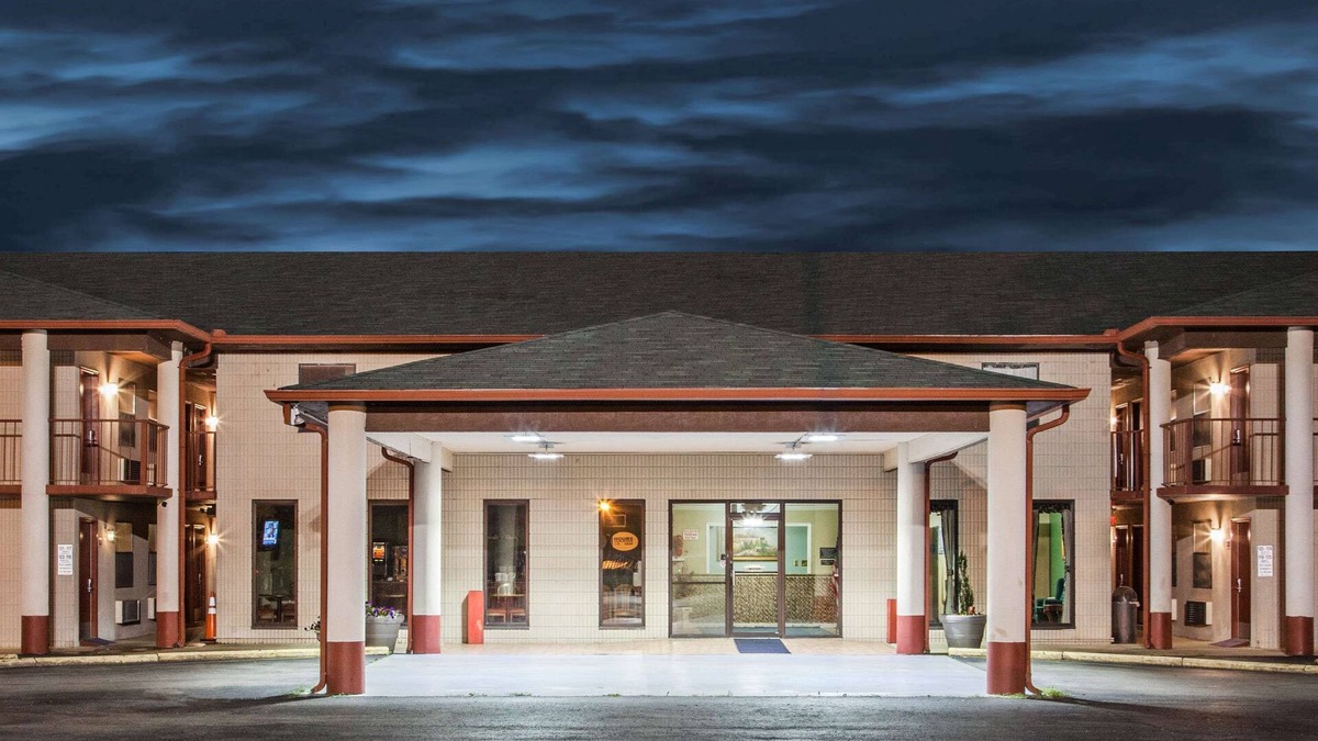 Malvern Hotel | Super 8 by Wyndham Malvern