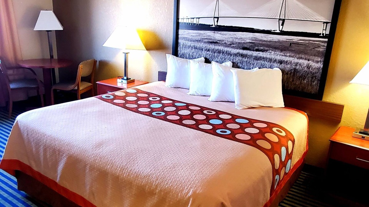 Marshalltown Hotel | Super 8 by Wyndham Marshalltown