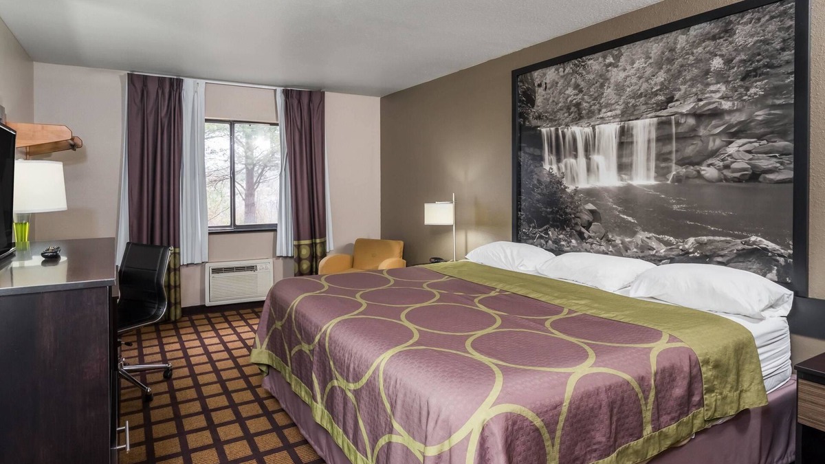 Munfordville Hotel | Super 8 by Wyndham Munfordville KY