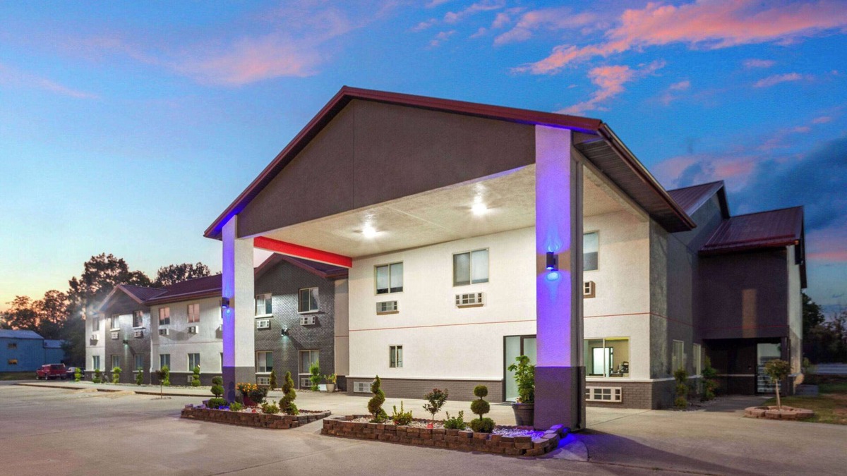 Olney Hotel | Super 8 by Wyndham Olney