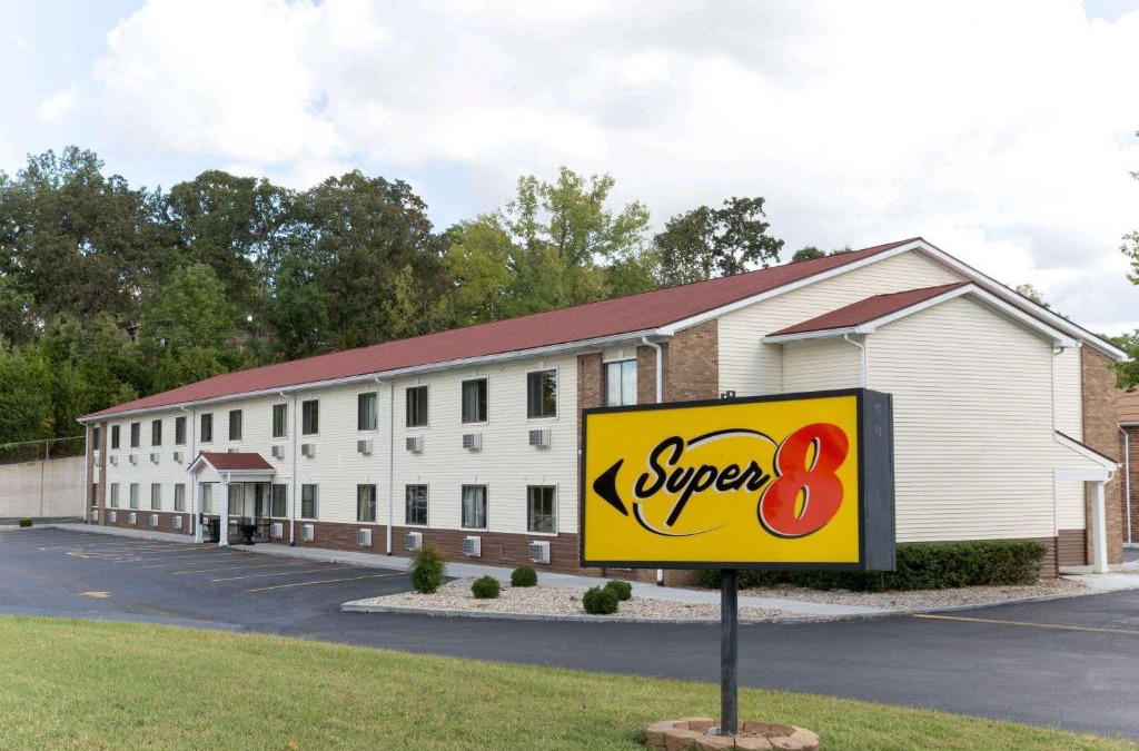 Radcliff Hotel | Super 8 by Wyndham Radcliff Ft. Knox Area