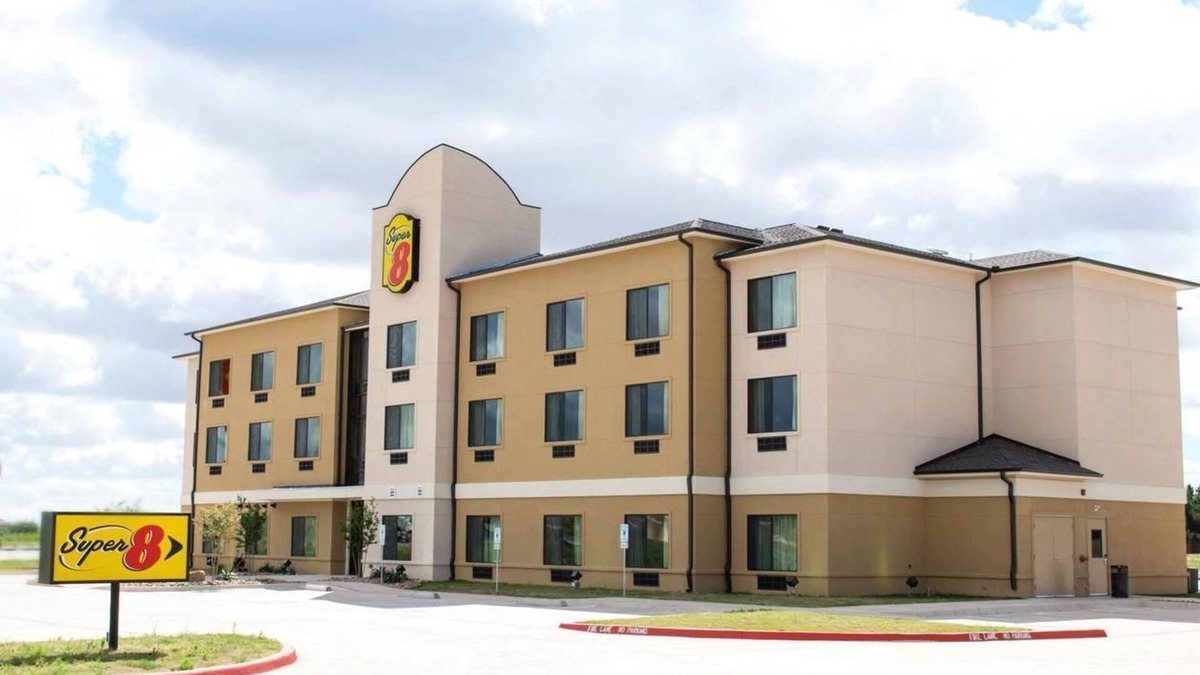Stanton Hotel | Super 8 by Wyndham Stanton