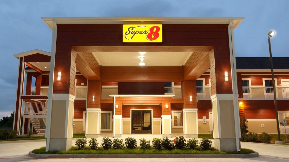 Carrizo Springs Hotel | Super 8 by Wyndham Carrizo Springs