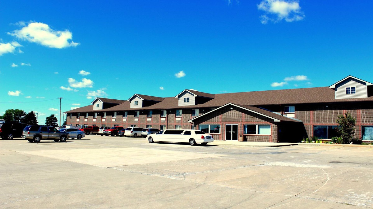 Missouri Valley Hotel | Super 8 by Wyndham Missouri Valley