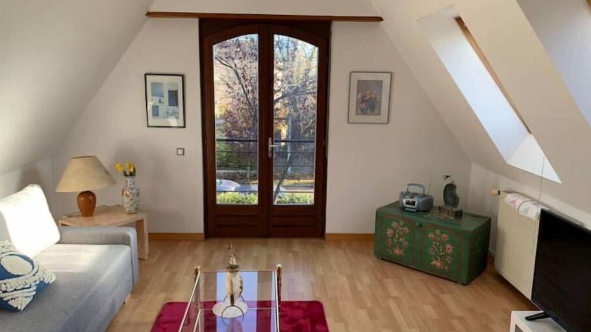 Barr Apartment | Super Appartement Avec Balcon Rénové en 2022