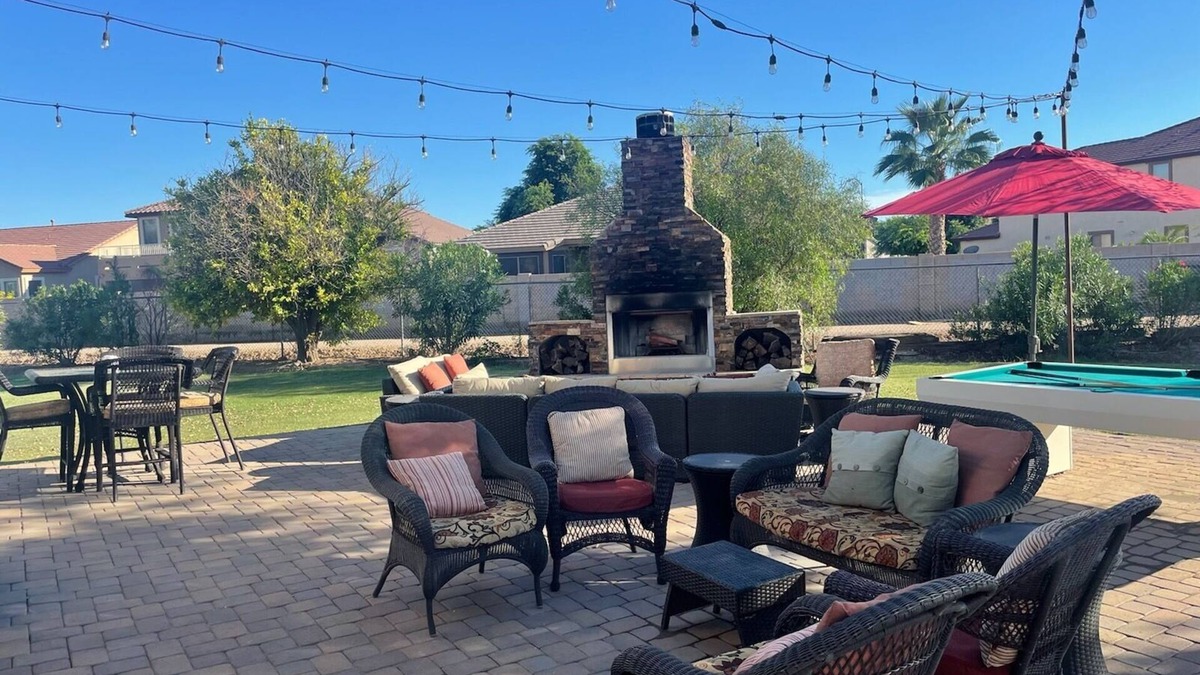 Glendale House | Super Bowl Painted Field, Hot Tub, 5 Minutes from Stadium, 1-Acre Lot