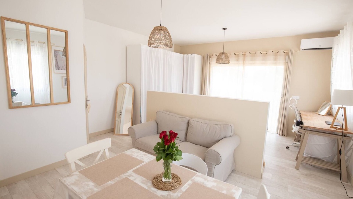 La Bruguiere Apartment | Super bright, spacious 40m2 studio in Uzège