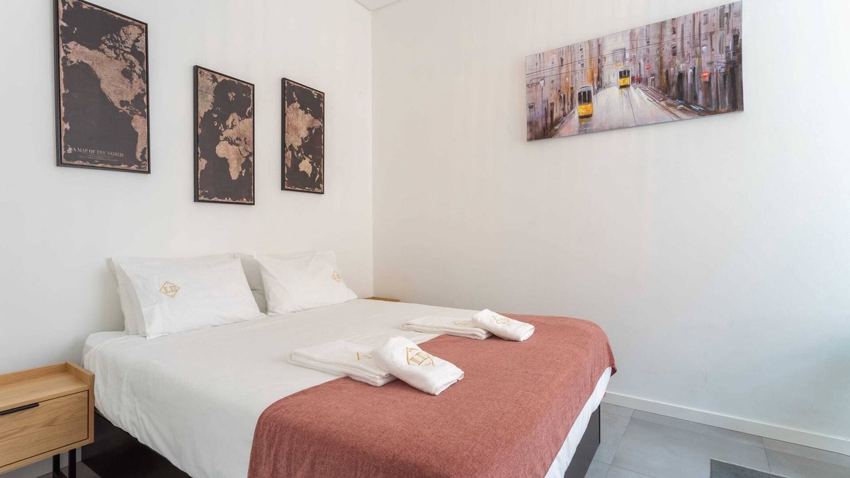 Chiado Apartment | Super Central Walk Anywhere w/AC, Lift, 3BDR, 2BA