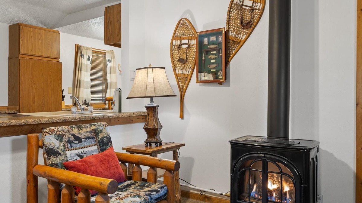 Rapid City Cabin | Super Clean Cabin Thirty Minutes from Mt Rushmore - In Rapid City On Canyon Lake Thirty Minutes from Mt Rushmore