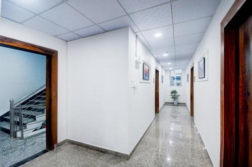 Mansarovar Hotel | Super Hotel O Maruti