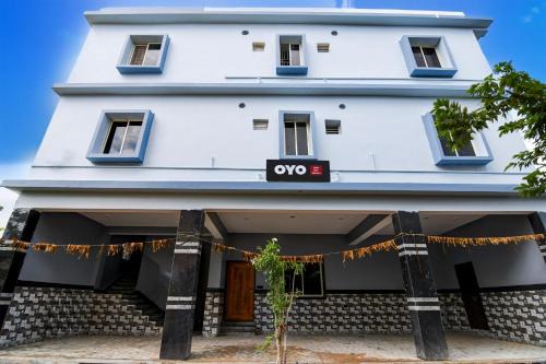 Bhubaneshwar Hotel | Super Hotel O MNJ Mansion