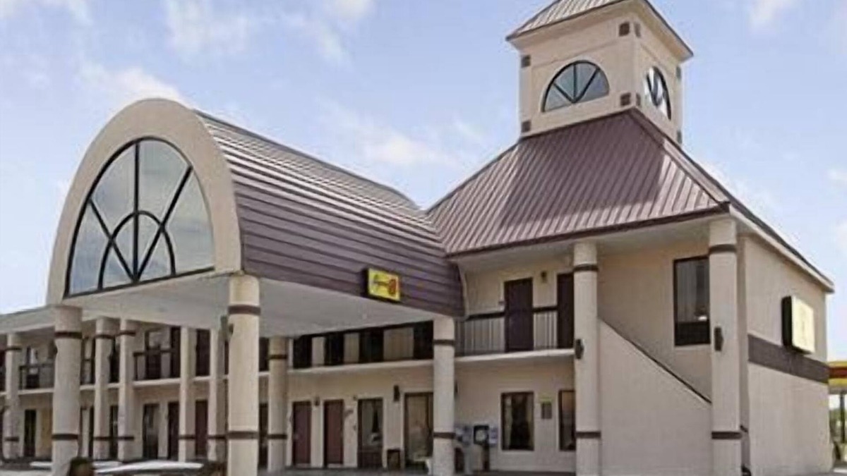 Rowland Hotel | Super Inn