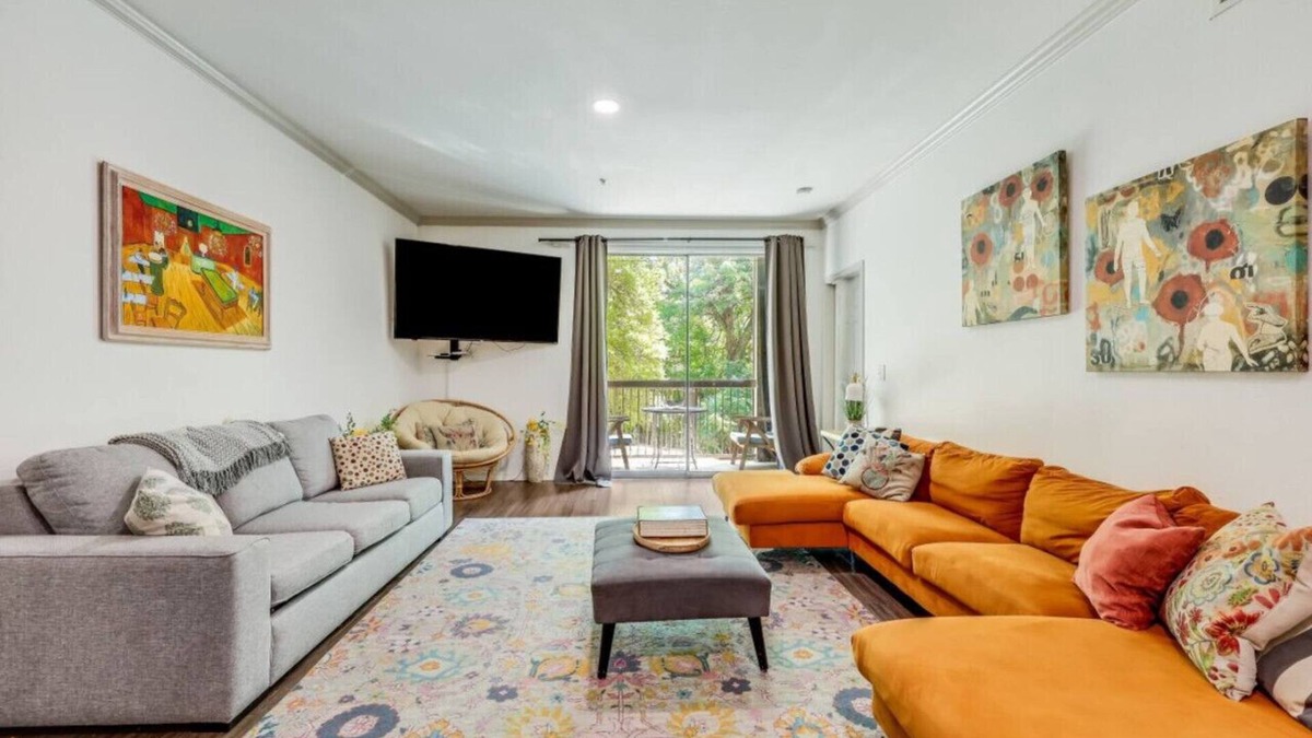 Bouldin Apartment | Super Stylish, Spacious, Fun and Best Location!