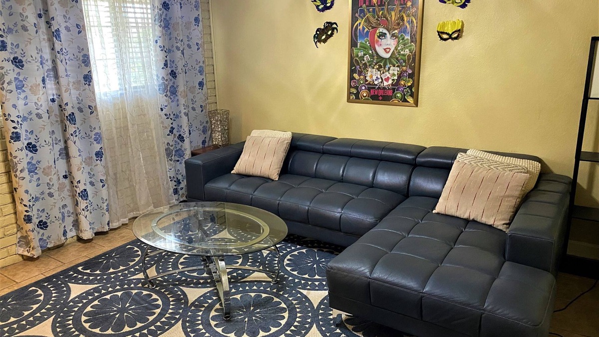 Beauregard Town Historic District Condo | SUPER SUMMER SAVINGS! Cool and Eclectic , Perfect Downtown Spot minutes to LSU