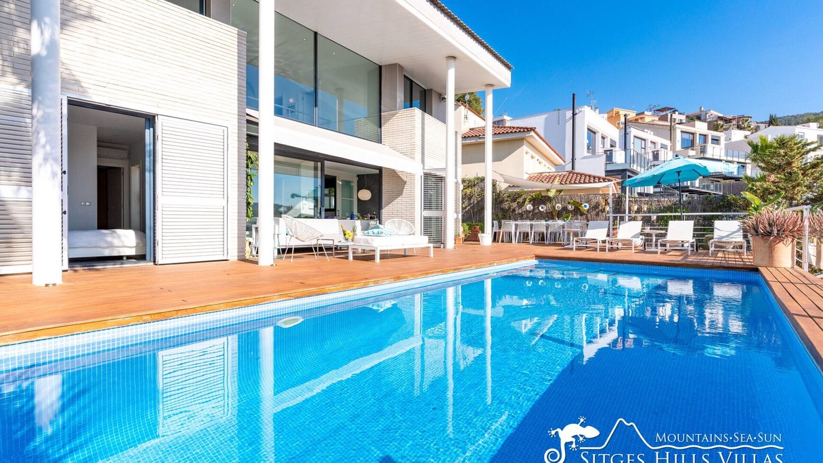 Quint Mar Villa | Super Villa Oasis Fab Sea & Sitges View with A/C