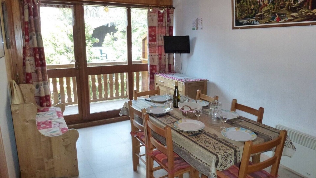 Lanslevillard Apartment | Superb 2 room apartment (1 bedroom) + mezzanine . at the foot of the slopes!