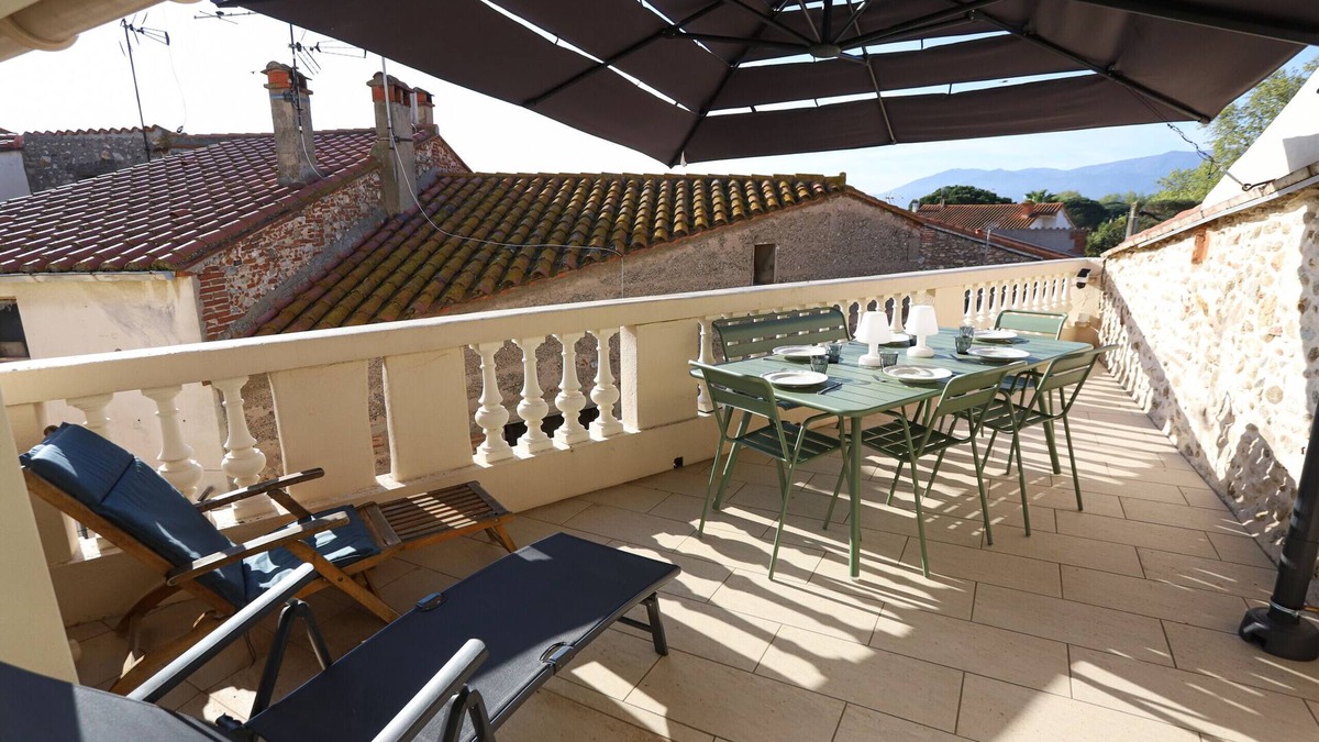 Latour-Bas-Elne Ski Chalet | Superb 3-star house with terrace just minutes from the beaches