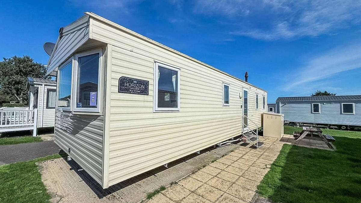 Caister-on-Sea House | Superb 8 berth caravan, close to amenities at Caister Beach ref 30073F