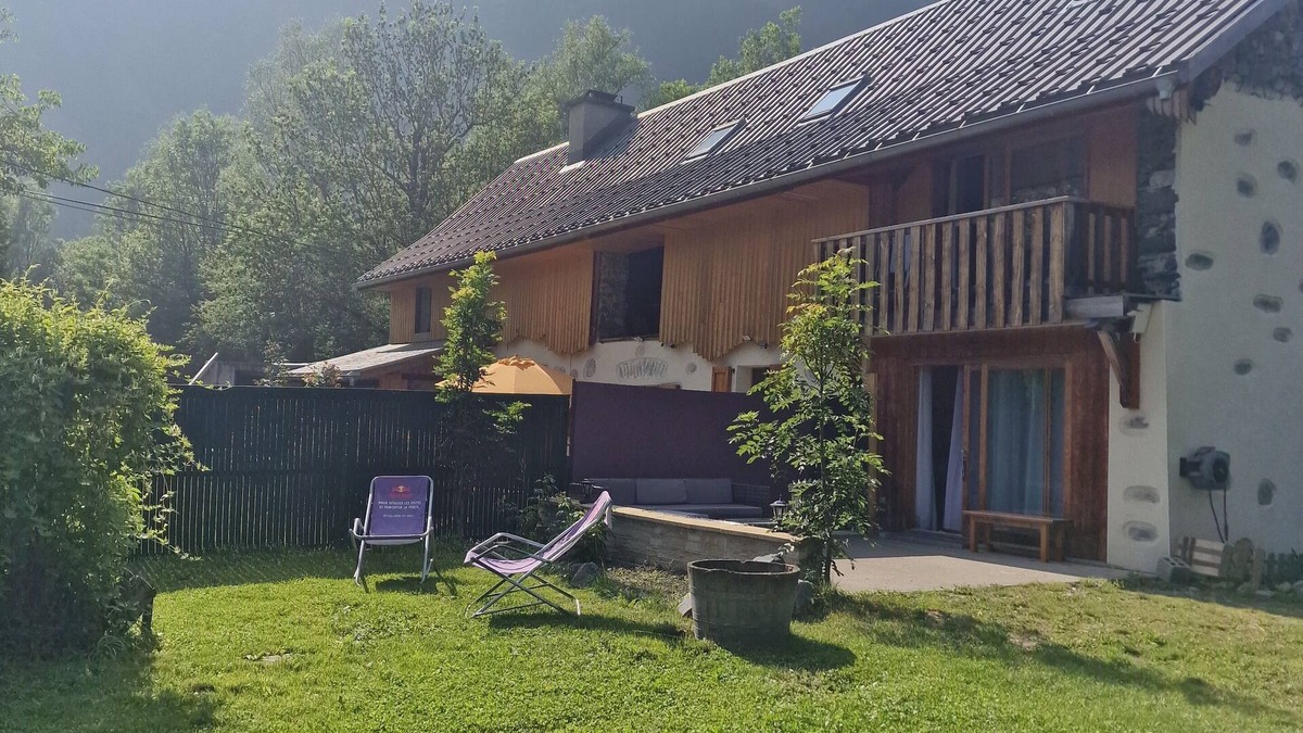 Le Bourg-d'Oisans Apartment | Superb apartment for seasonal or year-round rental in le Bourg-d'Oisans Isère