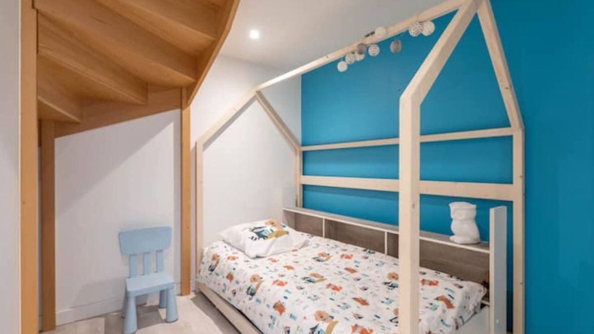 Lons-le-Saunier Apartment | Superb apartment with free parking