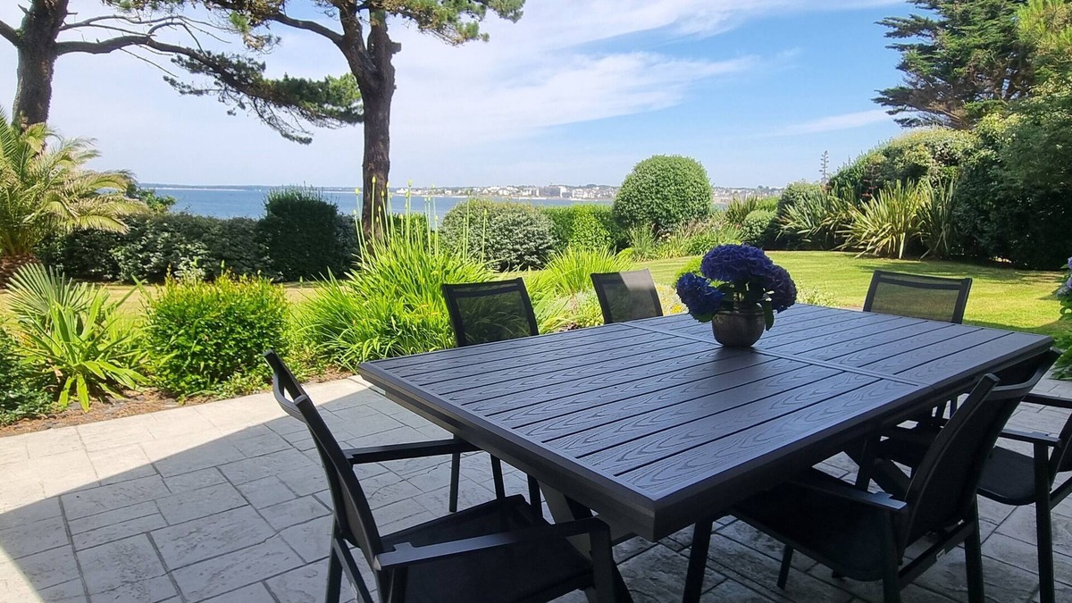 Concarneau Villa | Superb Breton house facing the sea, direct access to a beautiful little cove