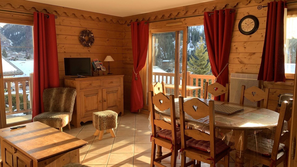 Champagny-en-Vanoise Apartment | Superb Champagny apartment in Vanoise/La Plagne Paradiski 4-6 people