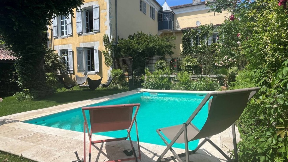 Montaut Cottage | Superb ensemble 18 century Manor house, 2 cottages with pool and private garden