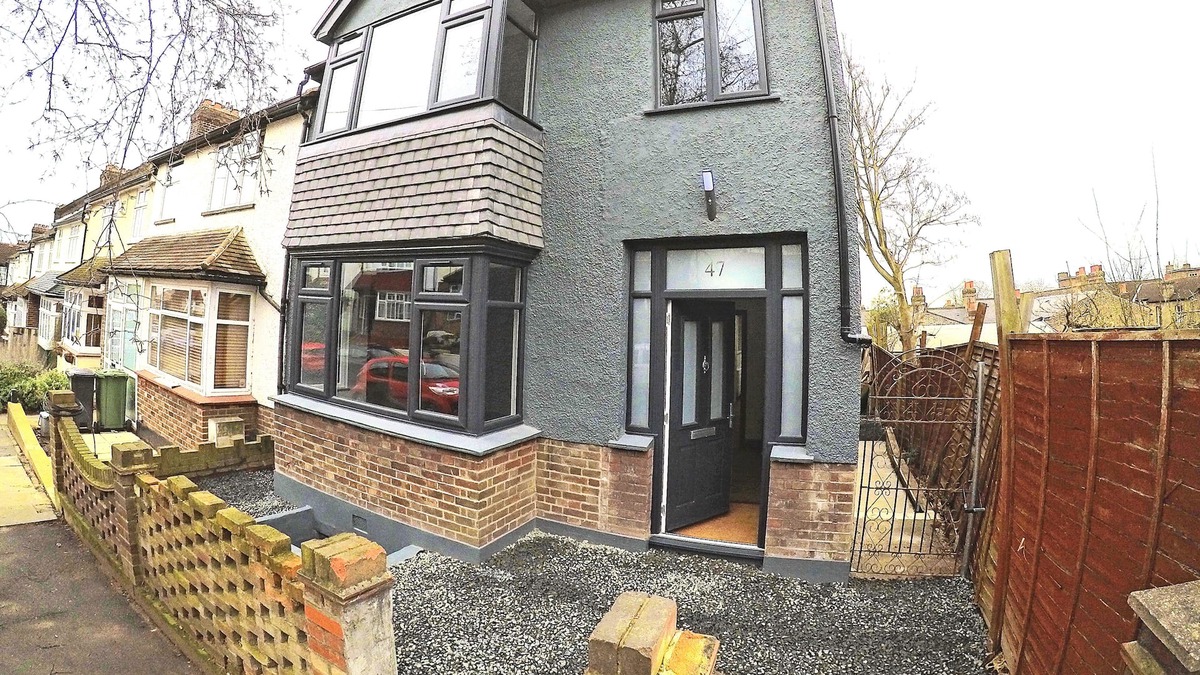 Ladywell House | Superb family home in popular family area