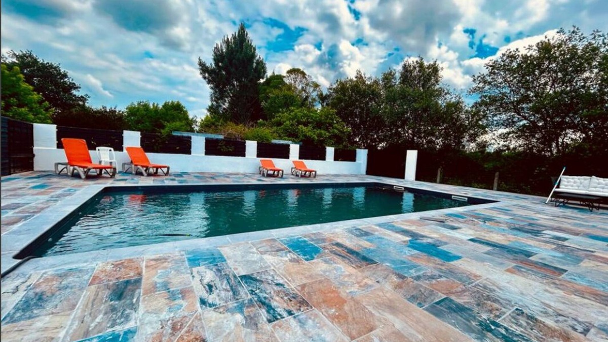 Aureilhan Villa | Superb Heated Pool Villa Near Ocean Lake
