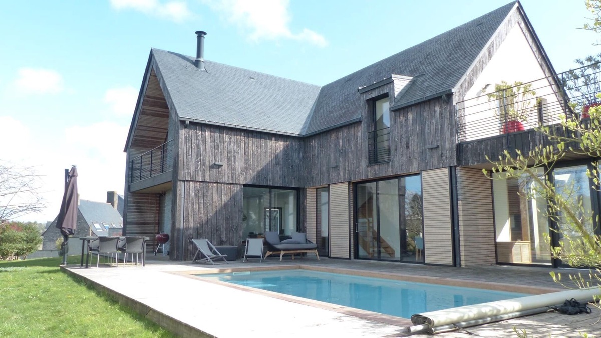 Port de St Goustan House | Superb house with swimming pool at the port of St Goustan