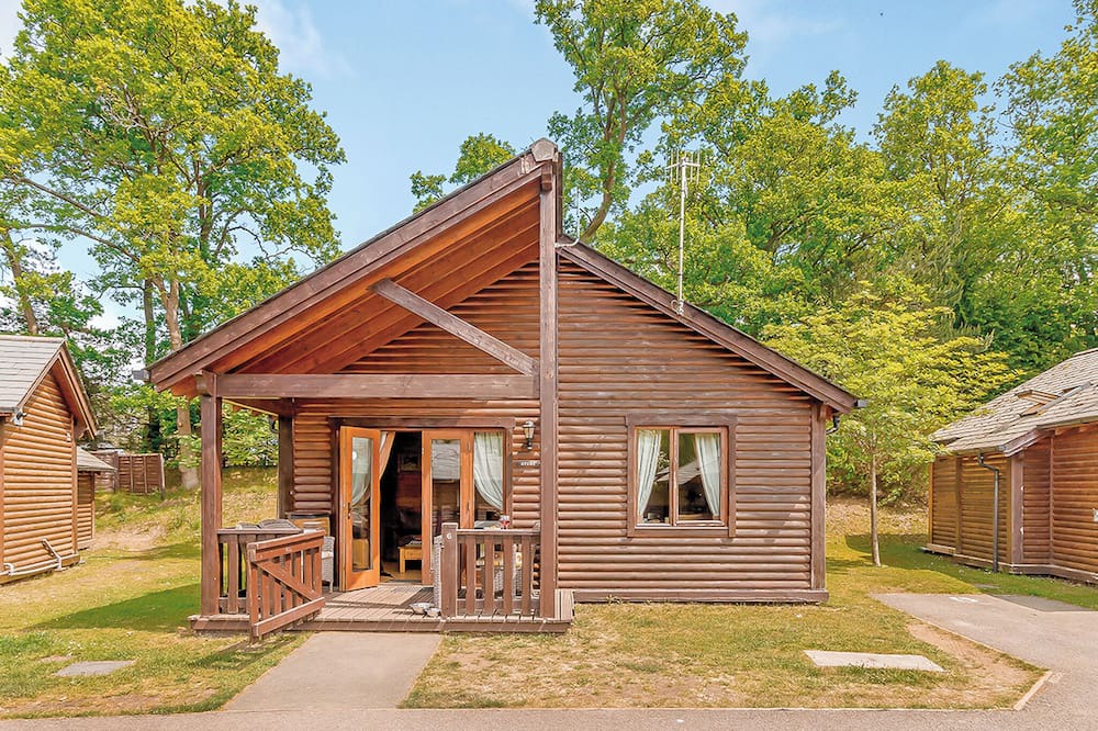 Tilford Ski Chalet | Superb lodge with one master double and one twin.