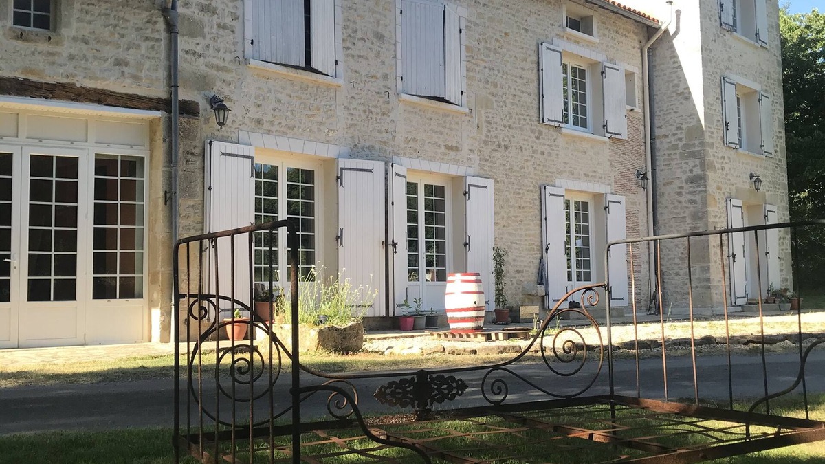 Nanteuil-en-Vallee House | Superb old renovated mill